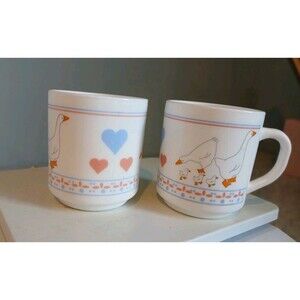 2 ARCOPAL Milk Glass Coffee Mug France Goose Geese Ducks Hearts Cup 8 Oz